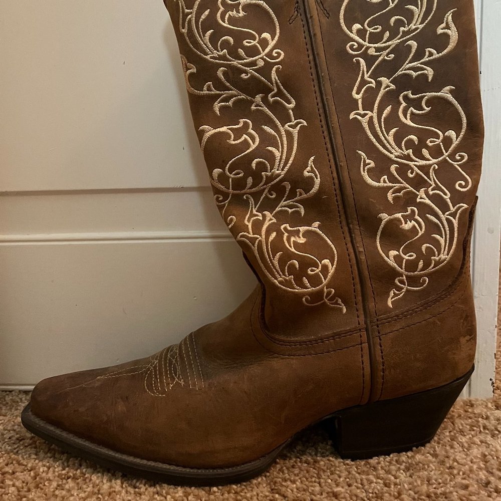 Ariat Women's Cowboy Boot - Size 8.5